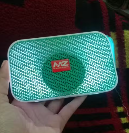Microbots Bluetooth speaker with super bass sound and good battery backup